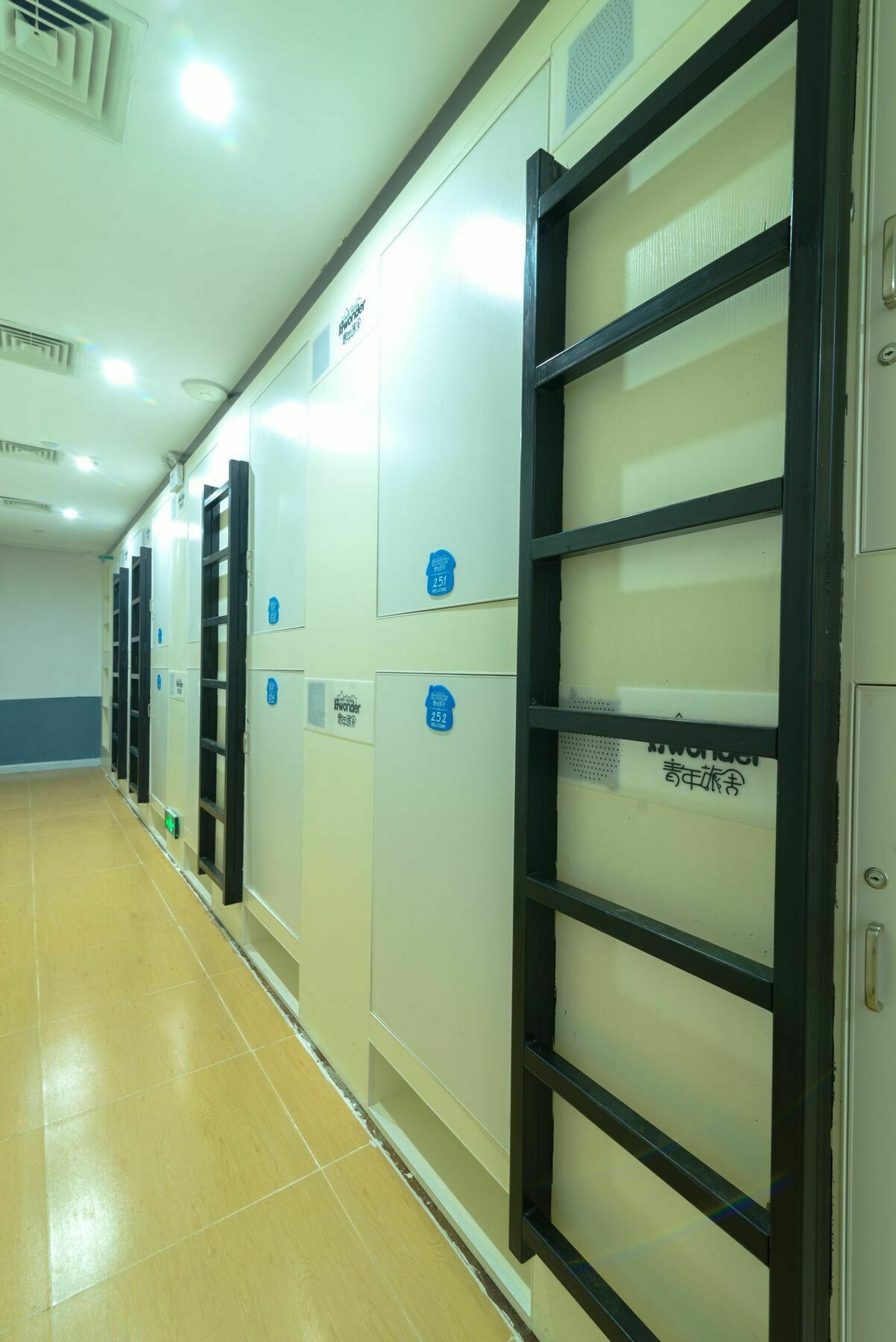 ננינג Wonder Youth Hostel מראה חיצוני תמונה